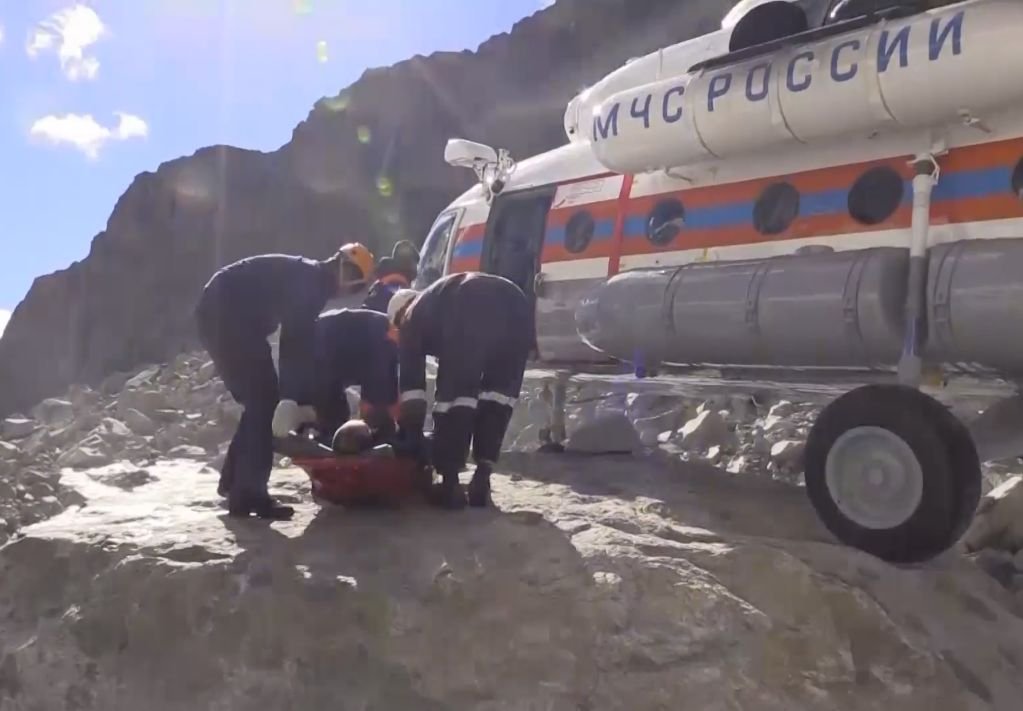 Опубликовано видео спасения рязанца в горах Алтая