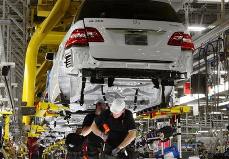 Строительство завода Mercedes в России откладывается