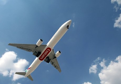 Airbus A380 подал сигнал тревоги над Великобританией