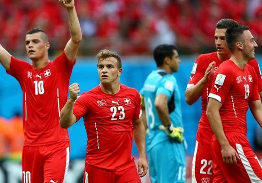 Швейцария вышла в плей-офф благодаря хет-трику Шакири