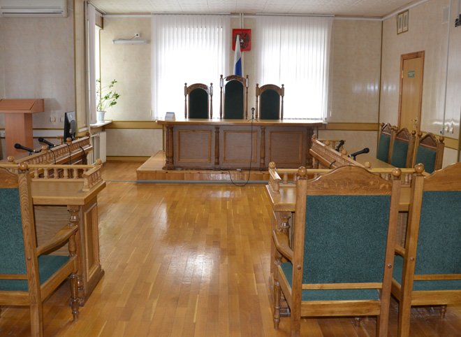 Рязанский суд оштрафовал азербайджанку за уклонение от выезда из России