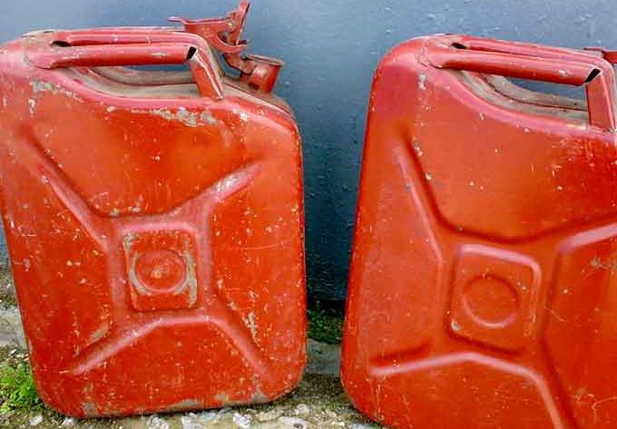 Рязанцы украли более 1 000 литров дизельного топлива