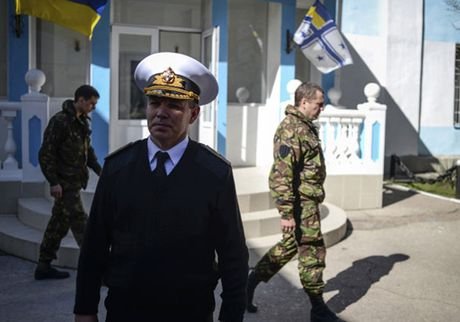 В Севастополе задержали командующего ВМС Украины