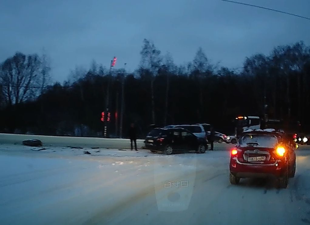 В ДТП на Куйбышевском шоссе водитель получил открытую травму головы