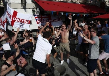 Английские фанаты устроили погром в центре Марселя (видео)
