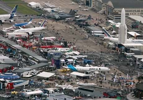 Россия примет участие в авиасалоне в Ле Бурже