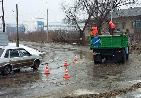 Из-за погоды в Рязани проводят временный ремонт дорог
