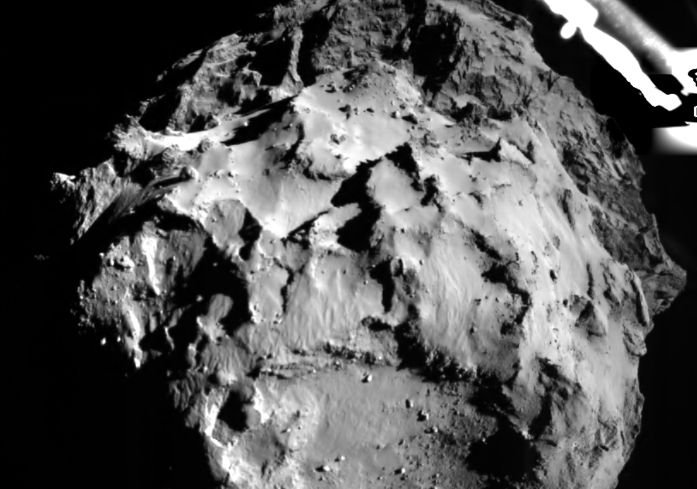 Зонд Philae впервые в истории сделал снимки ядра кометы