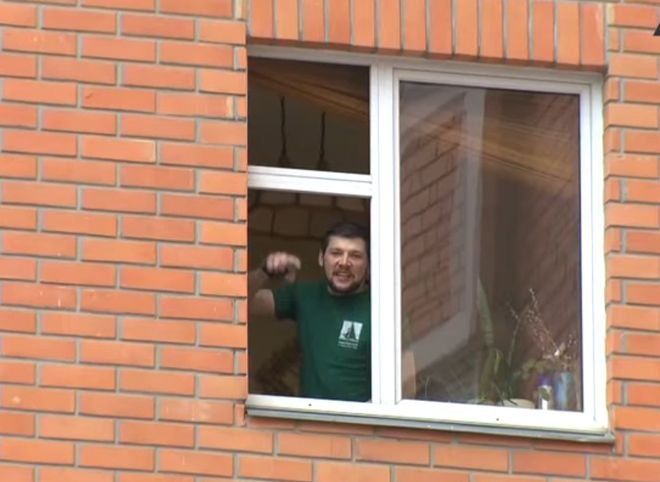 В Москве мужчина взял в заложники свою семью