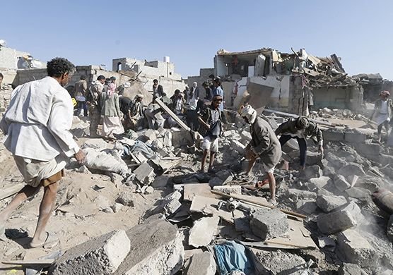 40 мирных жителей пострадали от бомбардировок в Йемене