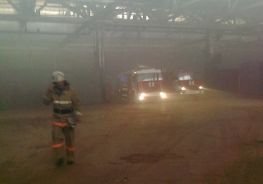 В Рязани горело здание бывшего Комбайнового завода