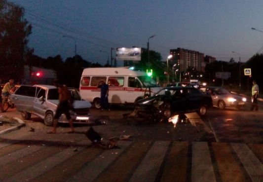 В ДТП на Михайловском шоссе пострадали восемь человек