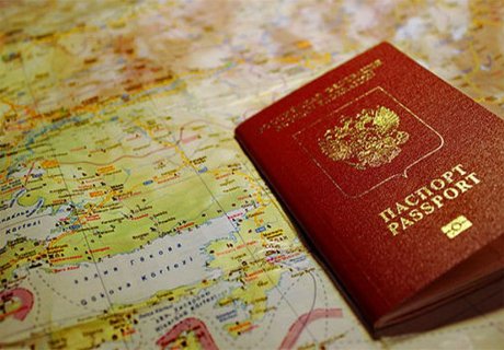 В РФ одобрен законопроект о двойном загранпаспорте