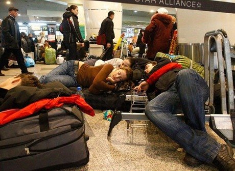 Десятки рейсов отменены и задержаны в московских аэропортах
