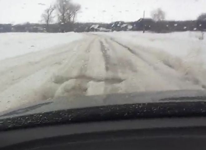 «Обычная» рязанская дорога удивила водителей (видео)
