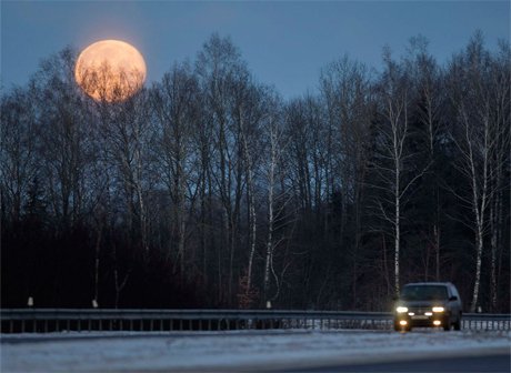 Сегодня россияне увидят гигантскую Луну