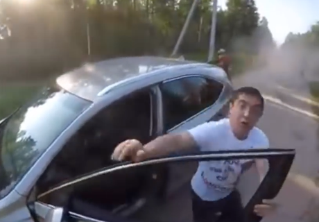 Пьяный участник праймериз «Единой России» подрался с мотоциклистом (видео)