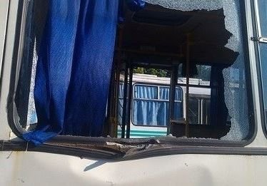 В Донецке попавший в автобус снаряд убил пассажиров