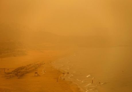 Более 2 тыс. человек пострадали от песчаной бури в Ливане
