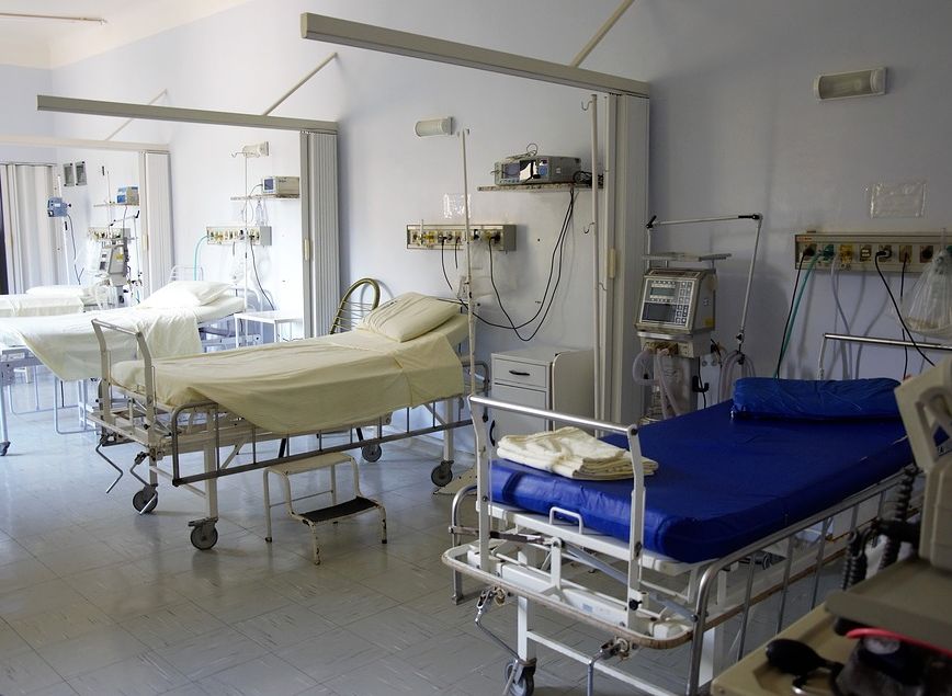 13 школьников из Рязани остаются в ростовской больнице после отравления
