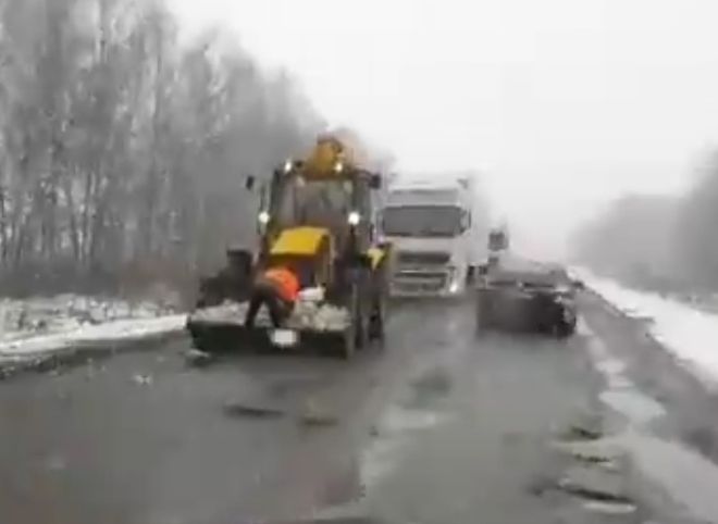 В Рязанской области засняли «инновационный» ремонт дороги