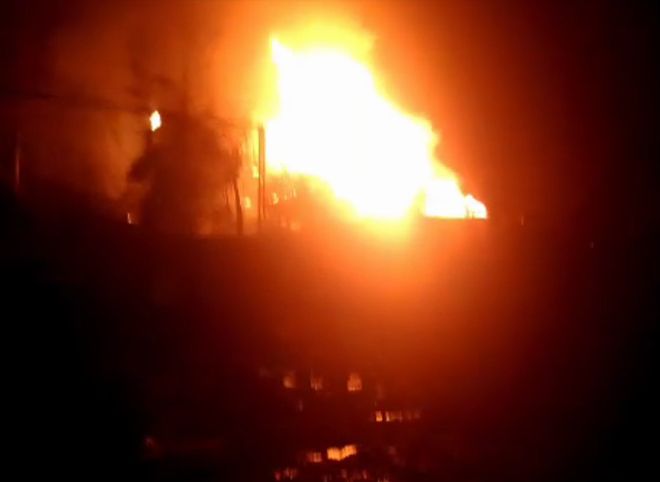 Опубликовано видео пожара в Сапожковском районе, в котором погибла пенсионерка