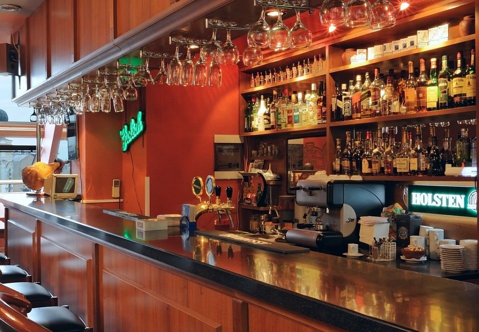 Антиалкогольный закон коснется 38 баров и 52 кафе Рязани