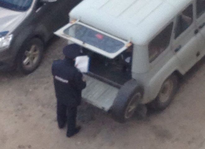 Преступник «вскрыл» автомобиль в микрорайоне Канищево