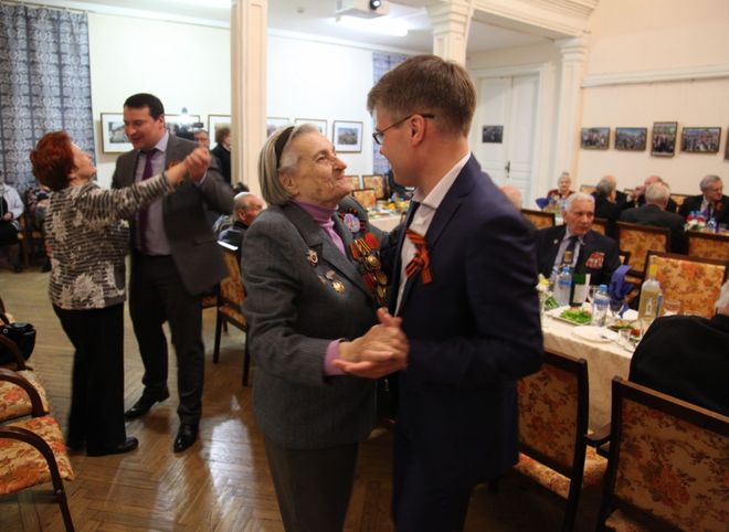 Фролов и Булеков провели торжественный прием ветеранов Великой Отечественной войны