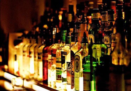 МВД призвало к осторожности при покупке алкоголя