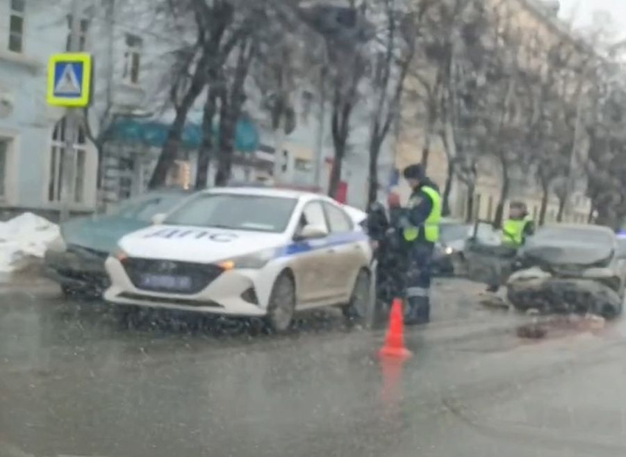 После ДТП на улице Циолковского госпитализирован пьяный мужчина