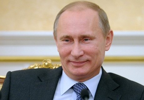Путин поздравил женщин России с праздником