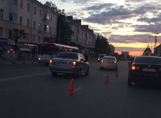 Соцсети: на Первомайском проспекте Mazda сбила пешехода