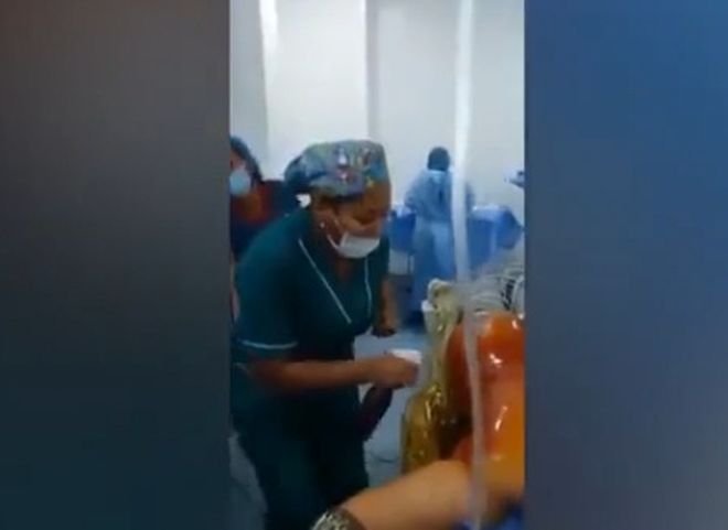 В Колумбии врачи станцевали вокруг пациента в операционной (видео)