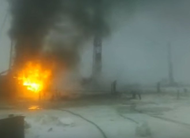 В Оренбургской области загорелась газово-нефтяная скважина (видео)