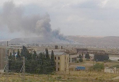 Видео взрыва оружейного завода в Азербайджане появилось в сети