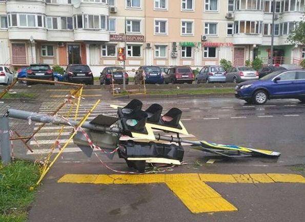 Жертвами урагана в Москве стали уже четыре человека