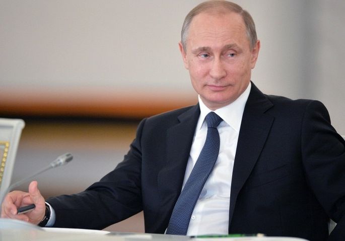 Путин поручил сформировать программу развития Интернета