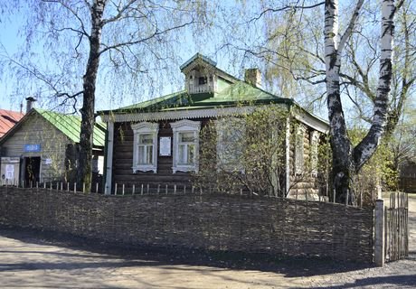 В Кемерове представят экспонаты музея Сергея Есенина