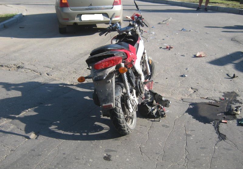 В Рязани 17-летний мотоциклист без прав попал в ДТП