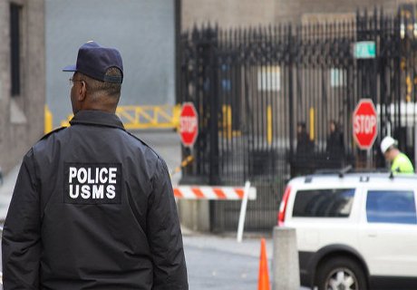 Неизвестный застрелил двух полицейских в Бруклине