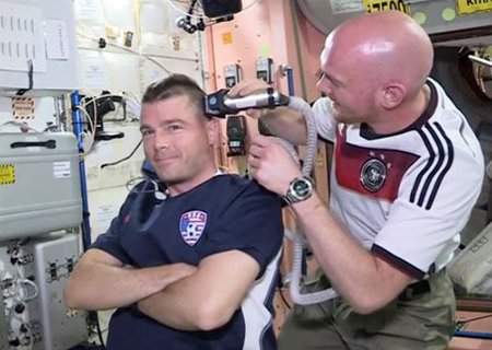 ЧМ-2014 по футболу оставил без волос астронавтов из США
