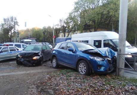 В ДТП в центре Рязани пострадал водитель Mazda