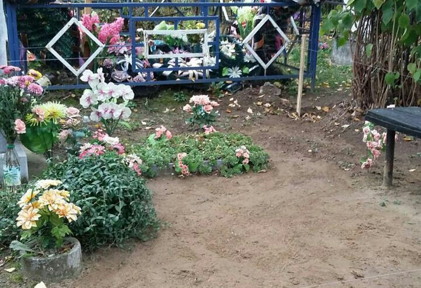 Соцсети: в Рязани похитили ограду с могилы ребенка