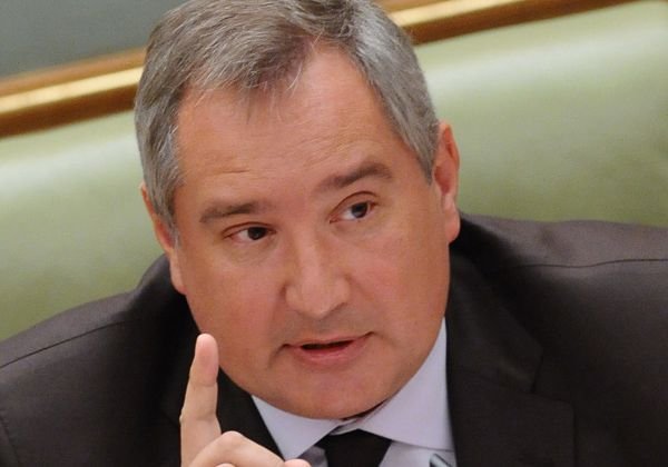 Рогозин: Россия официально не отказывалась от «Мистралей»