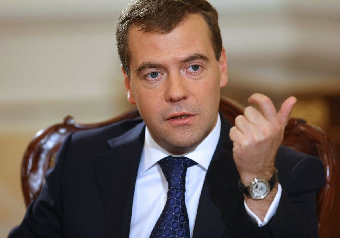 Медведев раскритиковал качество туризма в Крыму