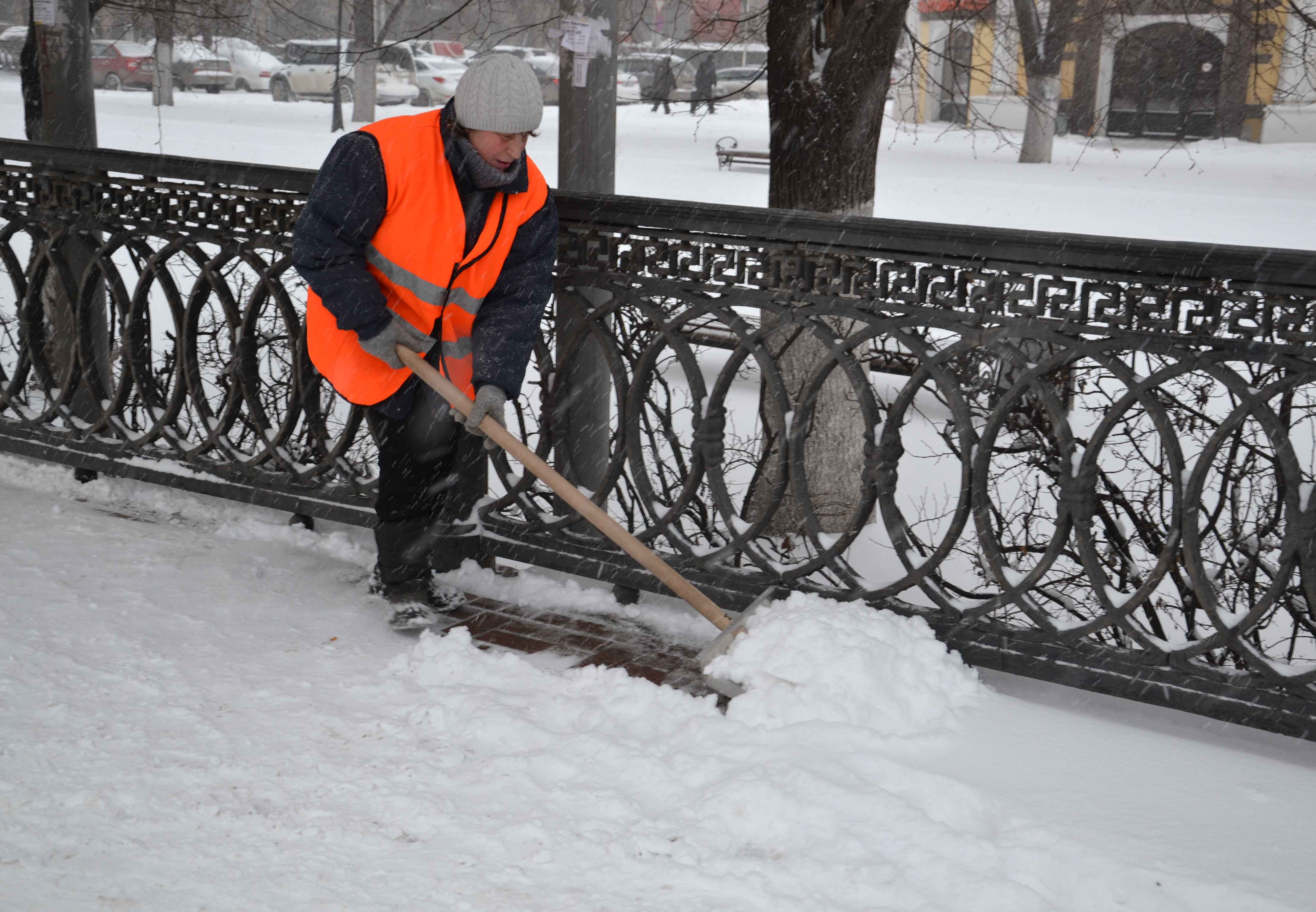 На очистку Рязани от снега направлено более 5,5 млн