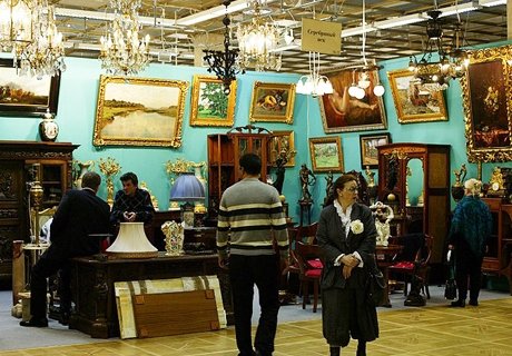 В Москве открылся крупнейший в России антикварный салон