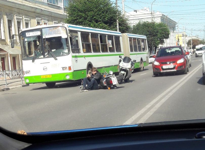 В центре Рязани мотоциклист сбил пешехода