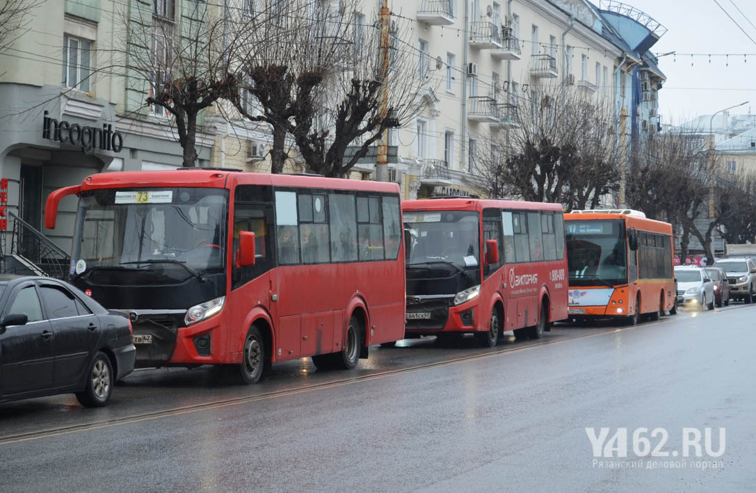 Фото 3 Красные автобусы.JPG